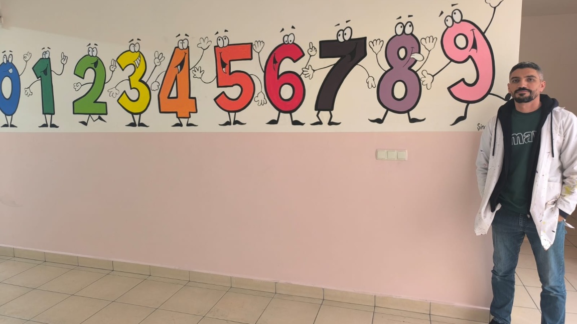 OKUL DUVARLARI SANATLA RENKLENİYOR